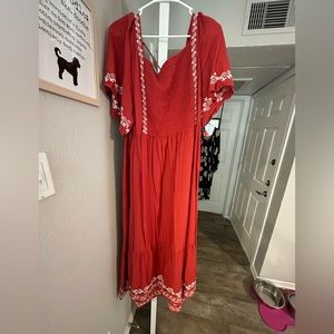 Flutter sleeve dress